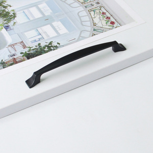 Tirador de Gabinete Curvo Europeo Moderno de Aleación de Zinc, Tirador Minimalista para Armario y Cajón, Herraje Ecológico para Muebles TRACLAP - Product Image 3