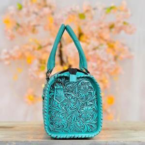 Bolsa de Viaje de Cuero Turquesa de Lujo con Relieve, Cierre de Concho, Cremallera Superior y Asa, para Mujer - Product Image 4