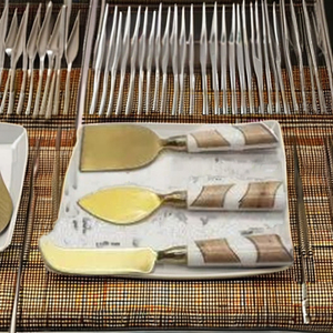 Juego de Cubiertos de Acero Inoxidable Ecológico de Lujo con Mangos de Madera, 3 Piezas, Incluye Cuchara, Tenedor y Cuchillo, Diseño de Acero Espejado - Product Image 3