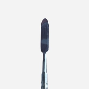 Espátula Doble Puntiaguda y Redonda de Acero Inoxidable de 18.5cm, Autoclavable, para Manicura y Pedicura, Uso Estético, con Logotipo, Empaque Ecológico - Product Image 3