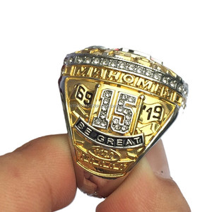 Bague en or blanc 18 carats et argent sterling 925 avec diamant de champion du monde pour homme Design unique de coupe marquise pour mariage ou fête - Product Image 2