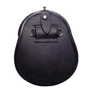 Esto es un sporran semivestimentario de cuero negro con un cantle con diseño de nudo celta y una bolsa para sporran. - Product Image 6