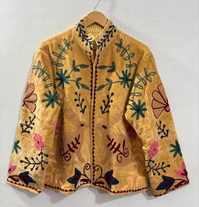เสื้อแจ็คเก็ตกำมะหยี่ปักมือลายดอกไม้สไตล์วินเทจสำหรับผู้หญิง ดีไซน์แบบชาติพันธุ์ คอตั้ง ปักโลโก้ด้านหลัง เหมาะสำหรับฤดูหนาว เป็นมิตรต่อสิ่งแวดล้อม - Product Image 5