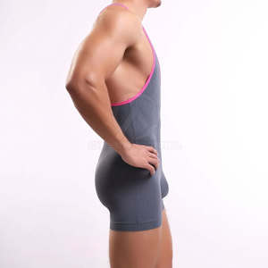 Débardeur performant à séchage rapide et anti-humidité, en tissu mesh avancé pour les sports et exercices de haute intensité - Product Image 3