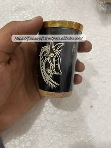 FAIZA CRAFT Artisanat Verre en corne courte 100% couleur naturelle sculpté à la main taille personnalisée Verre à boire Viking en corne pour la maison - Product Image 3
