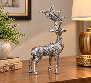 Statue élégante de cerf argenté, sculpture métallique artisanale avec grandes cornes fourchues, figurine de faune détaillée pour la maison - Product Image 2
