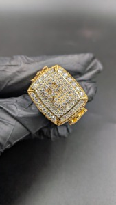 Anillo de Hip Hop Personalizado con Moissanita, Chapado en Oro Amarillo sobre Plata 925, Anillo de Diamantes Brillantes para Hombre con Claridad VVS - Product Image 5