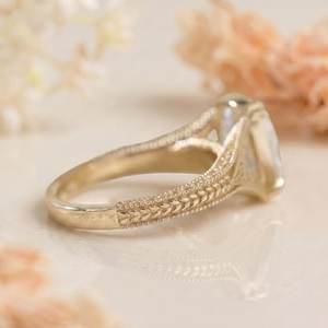 แหวนเพชรทรงยาว 3.0 กะรัต ทรงคุชชั่น แบบดั้งเดิมจากเหมือง แหวนทอง 14K ลายฉลุโบราณสำหรับหมั้น สไตล์อาร์ตเดโค แหวนเพชรเม็ดเดี่ยว - Product Image 2