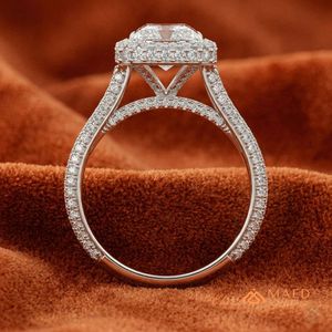 Anillo de Compromiso y Boda de Plata de Ley 925 con Moissanita Cultivada en Laboratorio, Corte Radiante, Halo, Joyería Nupcial de Lujo, Regalo para Mujer, Estilo Gujarati - Product Image 2