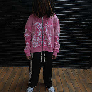 Sweat à capuche court zippé pour femme, délavage vintage, ornements en strass, imprimé graphique vieilli, motifs flamme sur les manches - Product Image 4