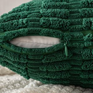 Fodere per cuscini decorativi in stile moderno rustico, confezione da 2, natalizie, verde scuro, 45x45 cm, in velluto a coste, morbide, a righe, stile boho - Product Image 1