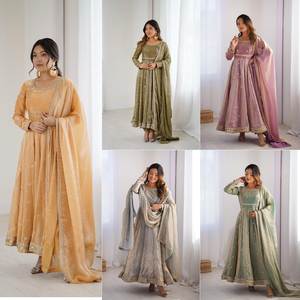 Vestido Anarkali de Seda para Mujer, para Bodas y Fiestas, con Lentejuelas y Dupatta Reversible y Sin Arrugas - Product Image 2