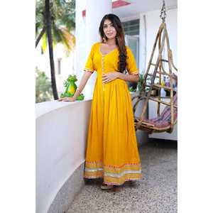 Robe Gotta Jaune Riche Respirante et Simple, Taille Naturelle, Idéale pour les Occasions Quotidiennes, Taille XS - Product Image 1