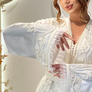 Caftan de mariage marocain pour femmes, brodé, avec ceinture perlée incluse, ensemble de robe de mariée, robe de mariée marocaine faite à la main - Product Image 5