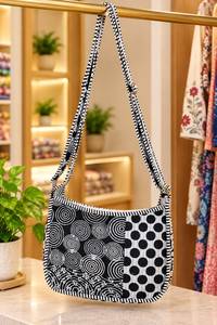 Sac à main matelassé en coton léger à rayures noires et blanches, imprimé vintage, pour femme, sac bandoulière de vacances - Product Image 3