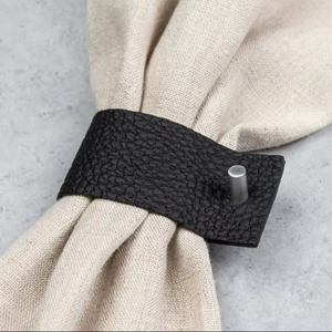 Anillos para Servilletas de Cuero Negro: Decoración Moderna para Mesa de Comedor - Product Image 1