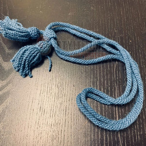 Nouveaux cordons pour chapeaux avec tressage détaillé et cordons de qualité supérieure pour les défilés et la présentation - Product Image 2