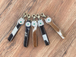 Nouveau véritable cuir de fourrure de vachette fait à la main mignon charmant bracelet forme porte-clés Western élégant moderne bracelet en forme de porte-clés - Product Image 3
