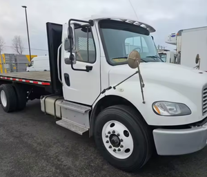 Camión de Plataforma Plana Usado de Bajo Kilometraje, Freightliner M2 106 16 24 pies, 2018 - 260HP, Automático de 6 Velocidades, LHD/RHD, Listo para Exportación Mundial - Product Image 1