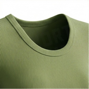 Conjunto de Yoga de 2 Piezas para Mujer, Color Verde Oliva, Top Corto de Manga Corta, Leggings Largos de Cintura Alta - Product Image 4
