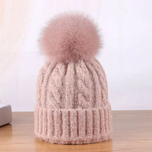 Bonnet en tricot noir unisexe avec pompon en fourrure, couleur unie, décontracté, chaud pour l'hiver, réglable, pour l'extérieur, la plage, les fêtes, pour adultes - Product Image 5