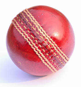 Pelota de Cricket Personalizada con Logotipo, Duradera, Rellena de Plumas, Cuero de Primera Calidad, Cosida a Mano - Product Image 6