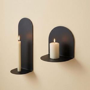 Appliques murales minimalistes en métal avec supports de bougies, plaques arquées et étagères flottantes pour une décoration intérieure contemporaine - Product Image 3