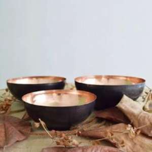 Bol de service en cuivre artisanal traditionnel pour servir des plats indiens authentiques et décorer la table lors de fêtes culturelles - Product Image 2