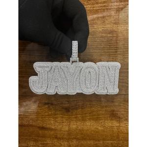 Colgante Personalizado JAYON con Letras en Bloque, Completamente Engastado con Moissanita VVS en Plata de Ley 925 - Product Image 1