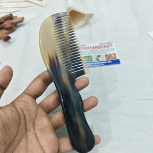 Peigne à cheveux en corne de bœuf naturelle avec manche, antistatique, fait main, lisse et démêlant, pour les soins capillaires quotidiens, au meilleur prix - Product Image 2