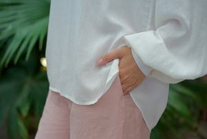 เสื้อเบลาส์เรยอนผ้าเรยอนทางออกแบบลายสก็อตแขนยาวทรงหลวมย้อมสีเรียบ - Product Image 3