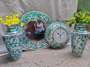 <b>Mirror</b> <b>Wall</b> <b>Clock</b> Flower Pots Metal Craft Luxury Flower Vase for Home Hotel Villa Gallery and Restaurant Decoration From India - Product Image 3