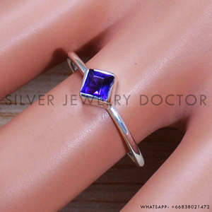 Anillo de Plata de Ley 925 con Gema de Amatista Púrpura Natural de Corte Princesa Facetado, Joyería al por Mayor, Anillo con Engaste de Bisel de Piedra Natural - Product Image 2