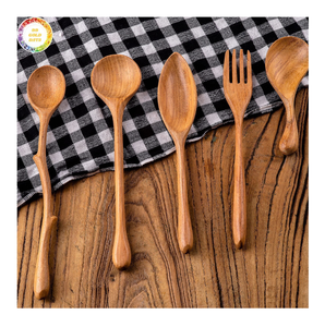 ช้อนไม้ขายส่งแบบเป็นมิตรกับสิ่งแวดล้อม ช้อนซุปไม้ธรรมชาติสำหรับอุปกรณ์ครัว อุปกรณ์ทำอาหารไม้ทำมือคุณภาพพรีเมียม - Product Image 1