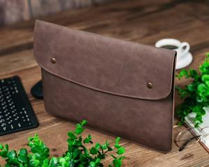 Funda Protectora y Bolsa de Transporte para Laptop de Cuero Genuino, Moderna y Duradera, para Macbooks y Laptops Empresariales LS-0238, Venta al Por Mayor - Product Image 3