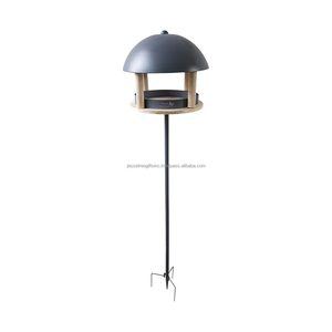 Comedero decorativo para pájaros de metal y madera con revestimiento de polvo gris y acabado pulido de madera natural forma redonda para accesorios de jardín - Product Image 1
