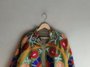 Veste en velours rose artisanale avec broderies florales et d'animaux, qualité supérieure, velours ultra doux, prix d'usine, cadeau - Product Image 2