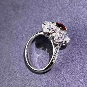 Superbe bague en rubis sang de pigeon non chauffé du Mozambique de 1,02 ct, bague florale en or 18 carats sertie de 105 diamants sud-africains - Product Image 3