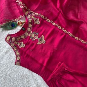 Conjunto indio-pakistaní rojo bordado para mujer, kurta y pantalón, tela satinada, para fiesta. - Product Image 3