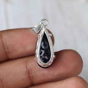 Pendentif en saphir bleu en forme de larme, argent sterling 925, bijoux en pierres précieuses naturelles faits à la main, cadeau bohème pour femmes - Product Image 2