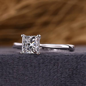 Bague de fiançailles solitaire en diamant cultivé en laboratoire de taille princesse ensemble cathédrale en or blanc 18 carats cadeau d'anniversaire délicat pour or massif - Product Image 3