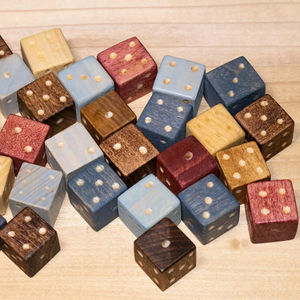 Dés en bois polyédriques multi-usages de la série Adventure pour jeux de table professionnels D&D, accessoire de jeu en gros - Product Image 1