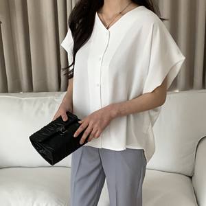 Camicetta Estiva da Donna Stile Coreano, Taglie Forti, Scollo a V, Maniche a Palloncino Corte, Tessuto in Poliestere Rinfrescante, Vestibilità Comoda - Product Image 5