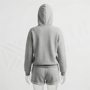 Ensemble 2 pièces pour femme : sweat à capuche et short en molleton gris uni, coupe décontractée ample, au-dessus du genou, avec cordon de serrage et poches - Product Image 2