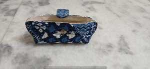 Étui à lunettes multifonctionnel à motif indigo, sac de rangement en tissu de coton, pochette organisatrice avec cordon de serrage et poignée pour les voyages quotidiens et les fêtes - Product Image 3
