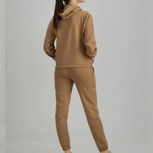 Conjunto Deportivo Informal de Dos Piezas para Mujer, Sudadera con Capucha y Cuello Alto, Ropa para Entrenamiento y Jogging, Hecho en Pakistán - Product Image 3