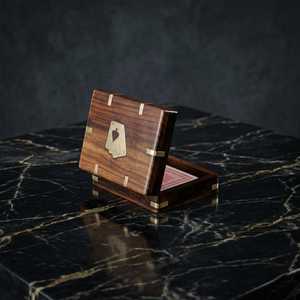 Boîte de rangement pour cartes à jouer en bois, boîte de rangement pour poker avec incrustation en laiton de luxe, logo personnalisé, support décoratif traditionnel - Product Image 1