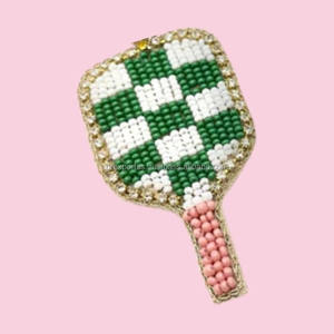 Broche de mujer bordado a mano con cuentas de tigre rosa y aplique plateado para bolsos, venta al por mayor personalizada - Product Image 4