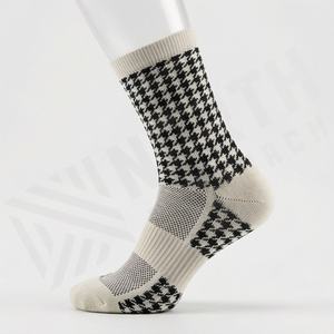 Calcetines Deportivos Unisex Casuales, Atléticos, de Corte Bajo, Invisibles, Suaves, de Bambú, Resistentes al Olor, Transpirables, con Color Personalizado - Product Image 3