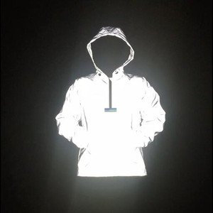 Nueva Chaqueta Deportiva con Capucha y Cremallera para Hombre, Reflectante, Cortavientos, de Manga Larga, Color Gris, Ideal para Correr de Noche - Product Image 6